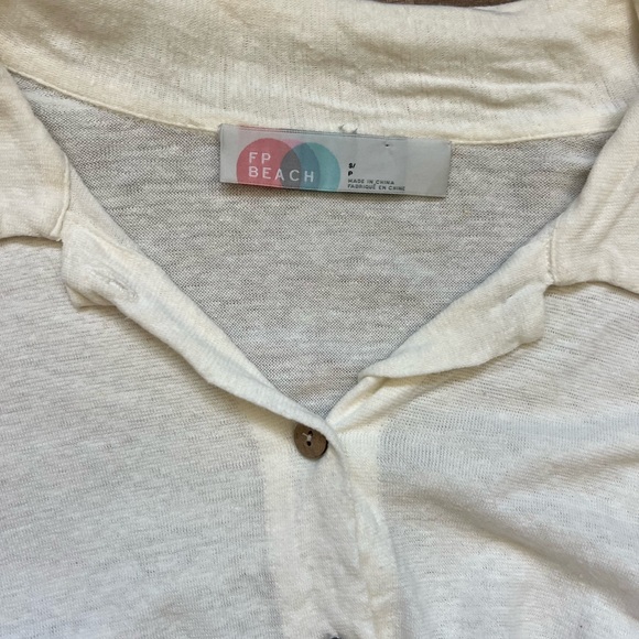 Cream Button-Up Cropped Top - Picture 4 of 4